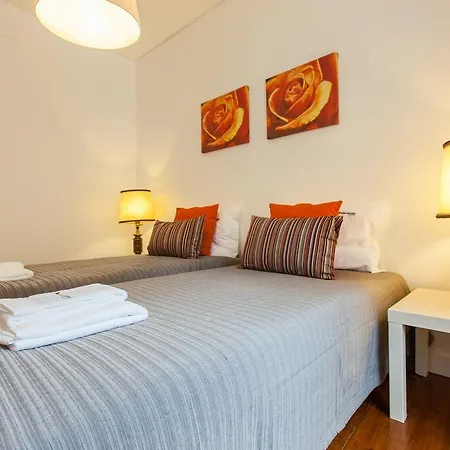 Apartment Feels Like Castelo Modern