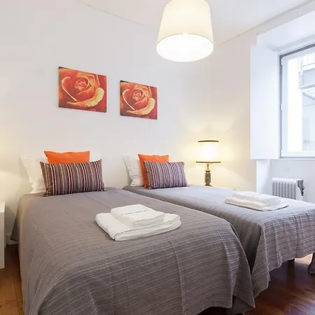Apartment Feels Like Castelo Modern